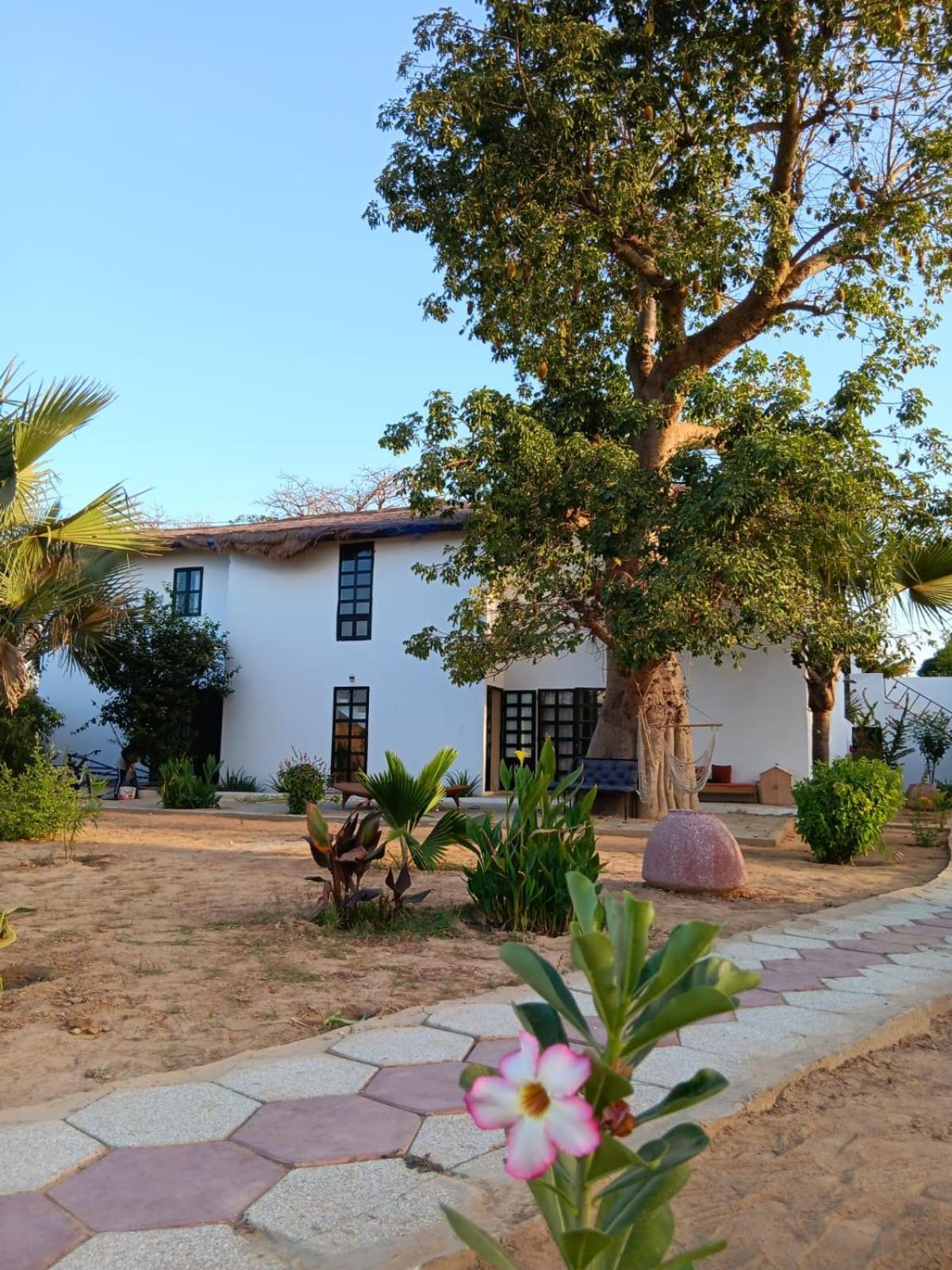 La Fandenoise Bed & Breakfast Thies Exterior photo