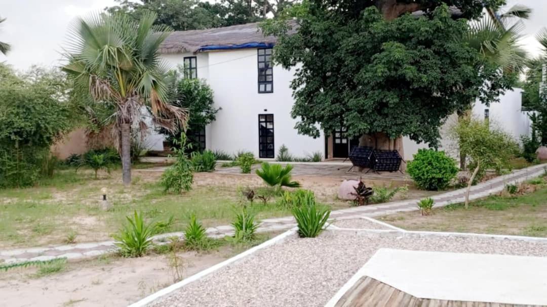 La Fandenoise Bed & Breakfast Thies Exterior photo